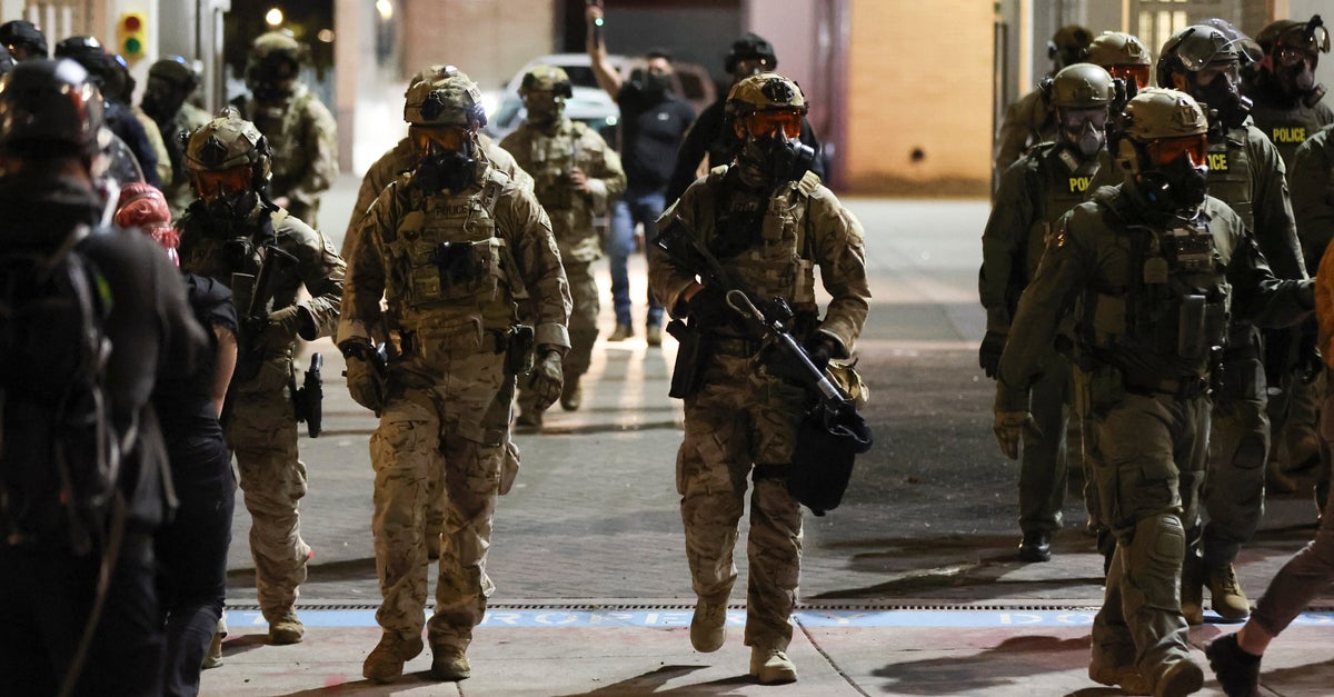 https://img.huffingtonpost.com/asset/68e1b6d51800008e2d5d1159.jpeg?cache=KUbK9pnc3J&ops=1200_630