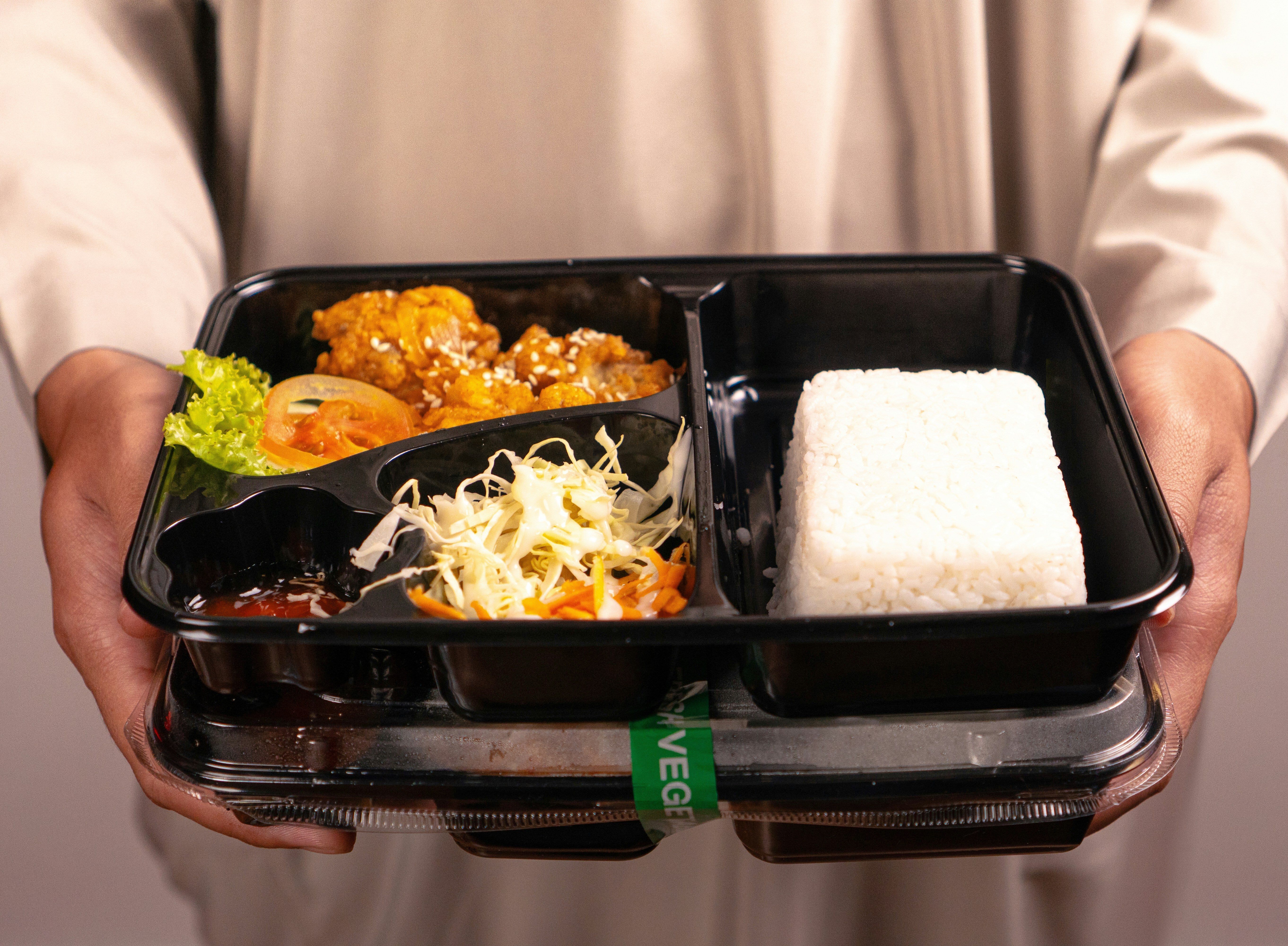 huffingtonpost.co.uk - Amy Glover - Food Expert Explains Why Microwave Meals Last Longer Than You Think