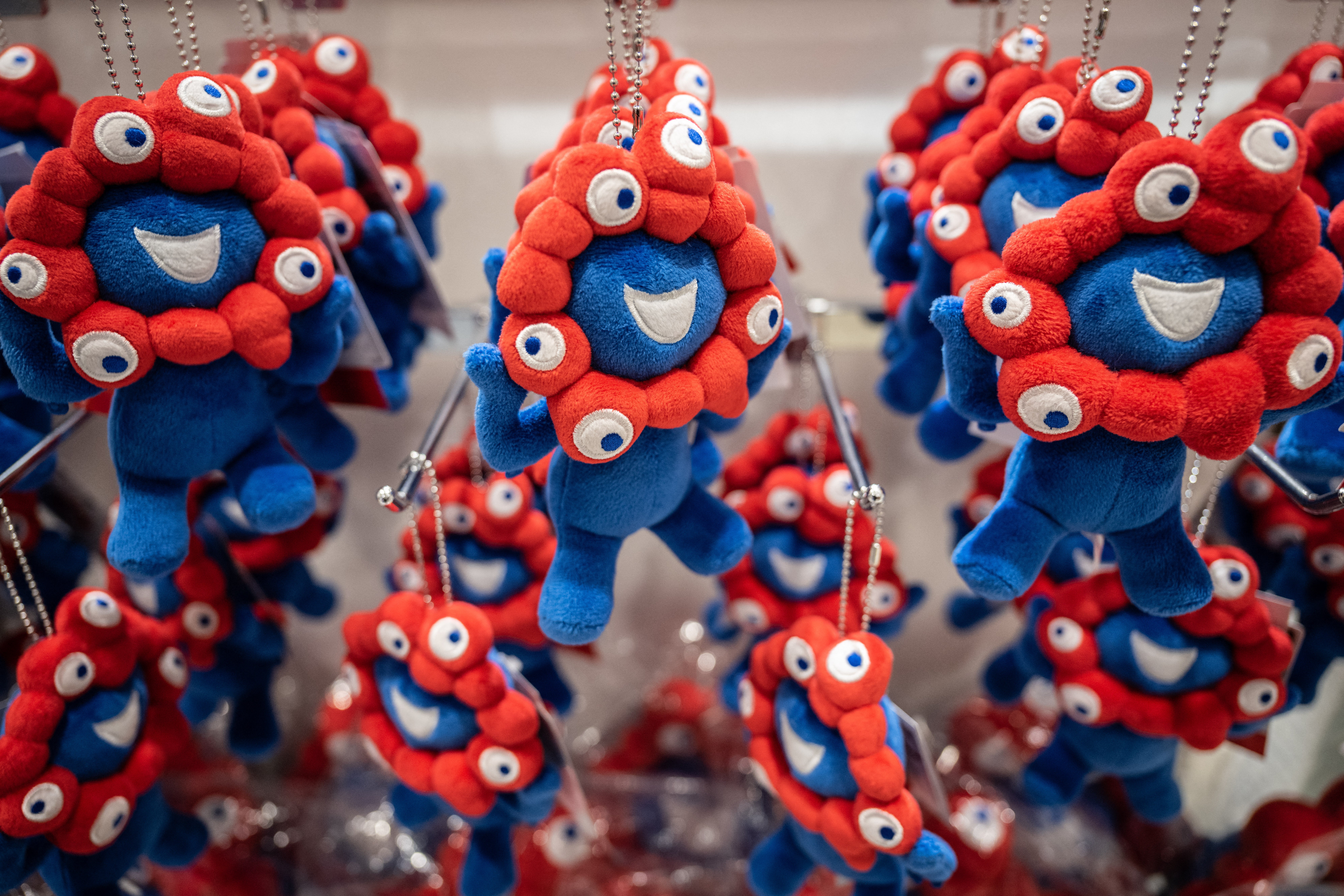 大阪万博　レゼ　ミャクミャクお友達　完売 万博グッズ】ミャクミャク＆ファミリアコラボ 追加販売が決定