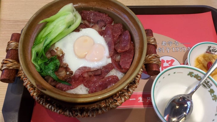 民記の煲仔飯(ミンキ ボーチャイファン)