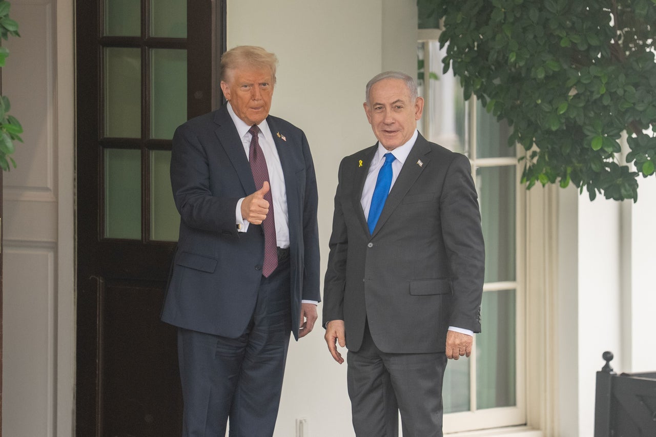 U.S. President Donald Trump welcomes Israeli Prime Minister Benjamin Netanyahu at the White House on Sept. 29, 2025.