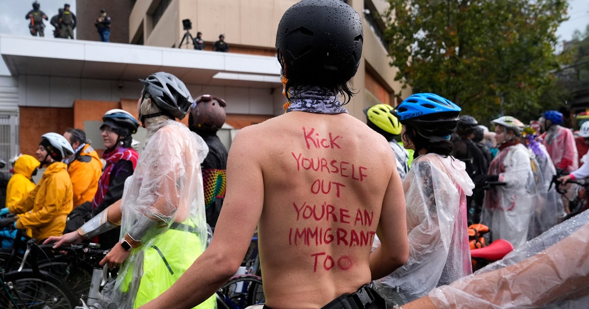 Nackte Radfahrer in Portland erteilen Donald Trump eine haarsträubende ...