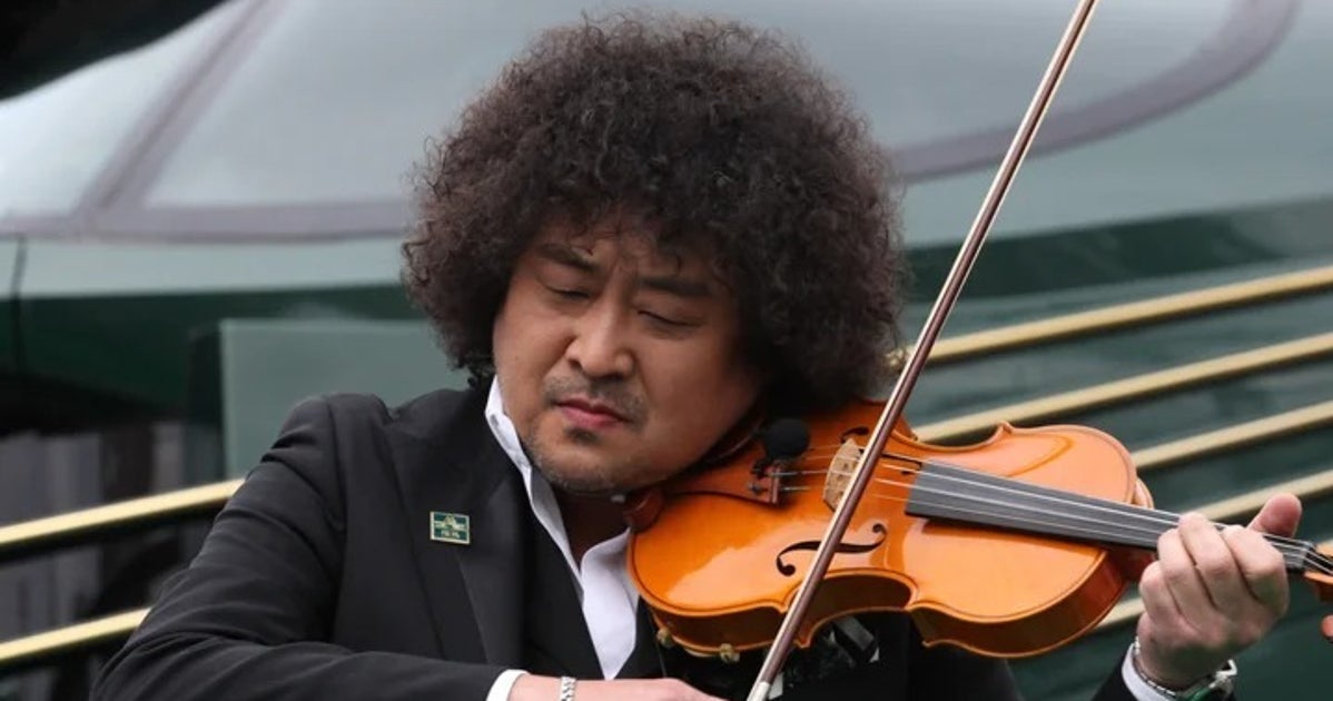 葉加瀬太郎、そっくりのオーボエ奏者・最上峰行との愛のデュエット公開⇒「最高の感動をもらった」と絶賛の声