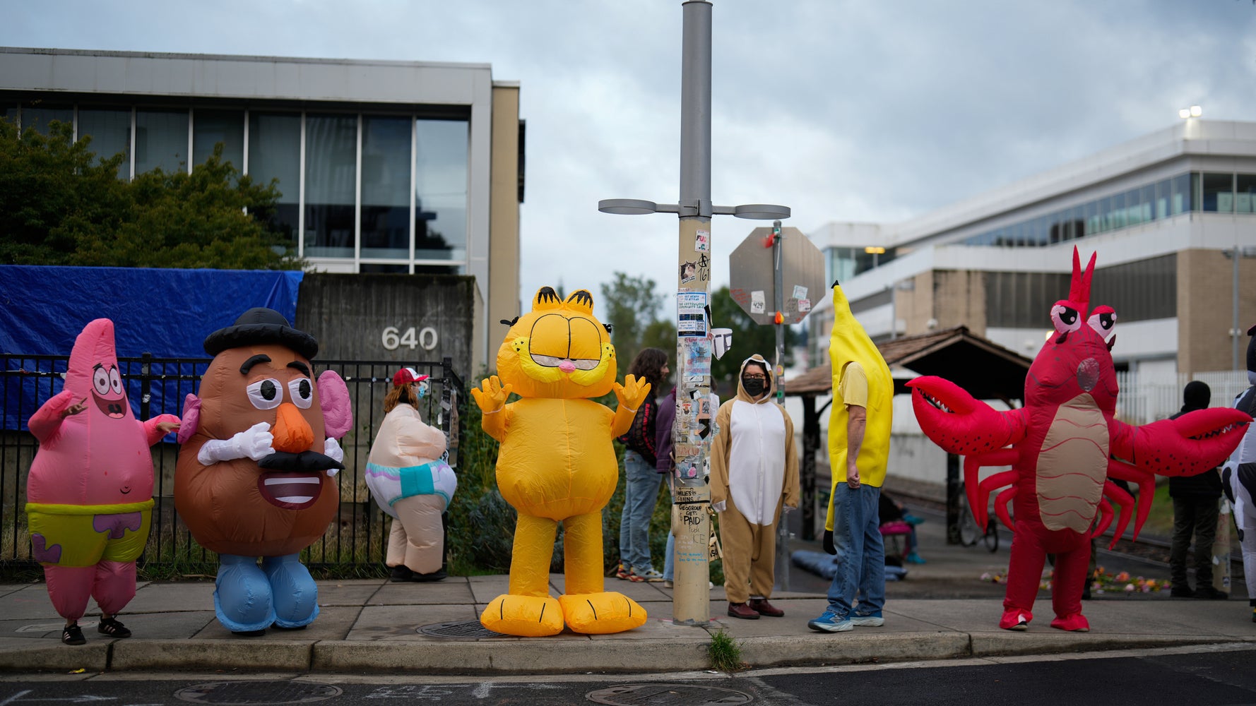 Protesters In Inflatable Animal Outfits Counter Trump's Narrative |  HuffPost Latest News