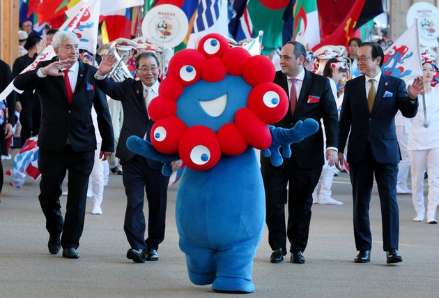 ミャクミャク（大阪・関西万博／閉幕日のフラッグパレード）