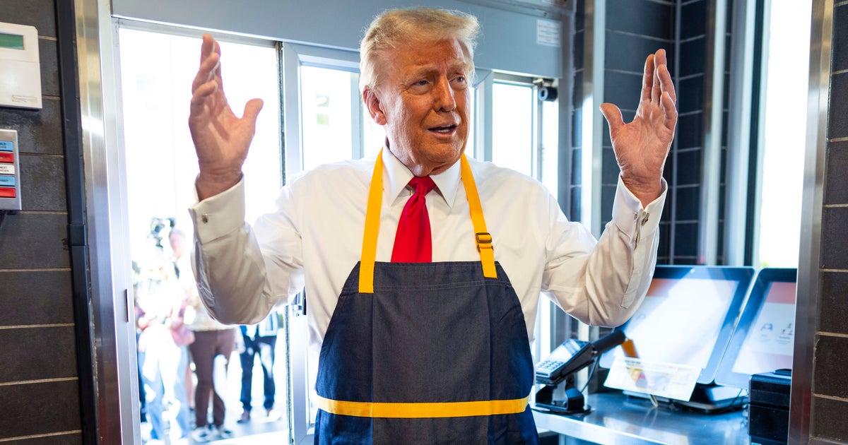 RNC Chair Spills On The Wild Way Trump Eats His McDonald’s Order RNC Chair Spills On The Wild Way Trump Eats His McDonald’s Order