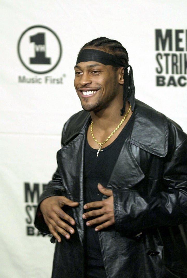From Obama To Beyoncé, Stars Bear in mind D’Angelo With Emotional Tributes - The Boston Courier 1 D'Angelo walks backstage at the VH1 special concert "Men Strike Back" on April 11, 2000, at Madison Square Garden in New York.