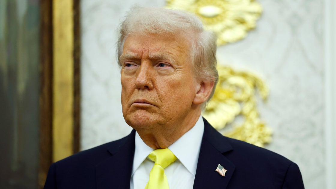 Photo Shows Trump Backstage At Rally With Republicans In Racist Texts ...