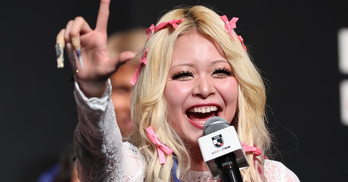 ギャル芸人、井川遥の手で“別人級”のイメチェン⇨GUのデニムスタイルに「大人ギャルすぎる」と反響
