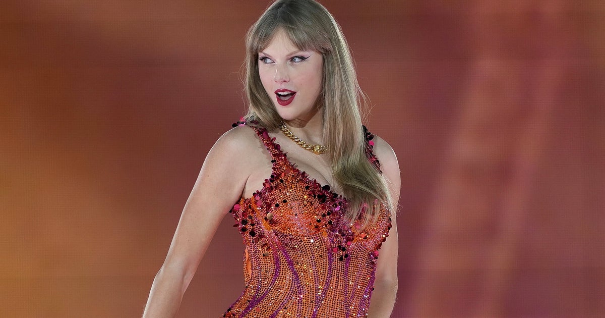 Taylor Swift Fans Flock Museum In Germany Over Ophelia Artwork