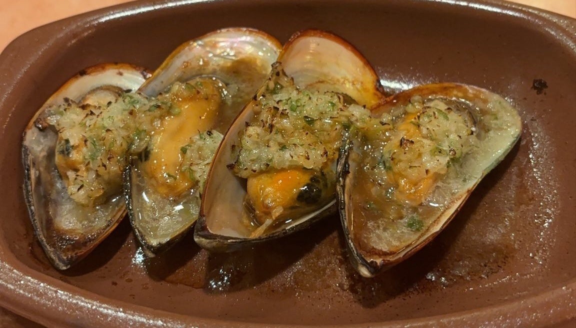 アサリを食べてたら本物の『真珠』が出てきた⇨美しい色と輝きに「お宝