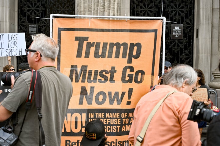Jimmy Kimmel Roasts Trump With 71 Wild Nicknames Ahead of Kingless Protests 1 Protesters outside