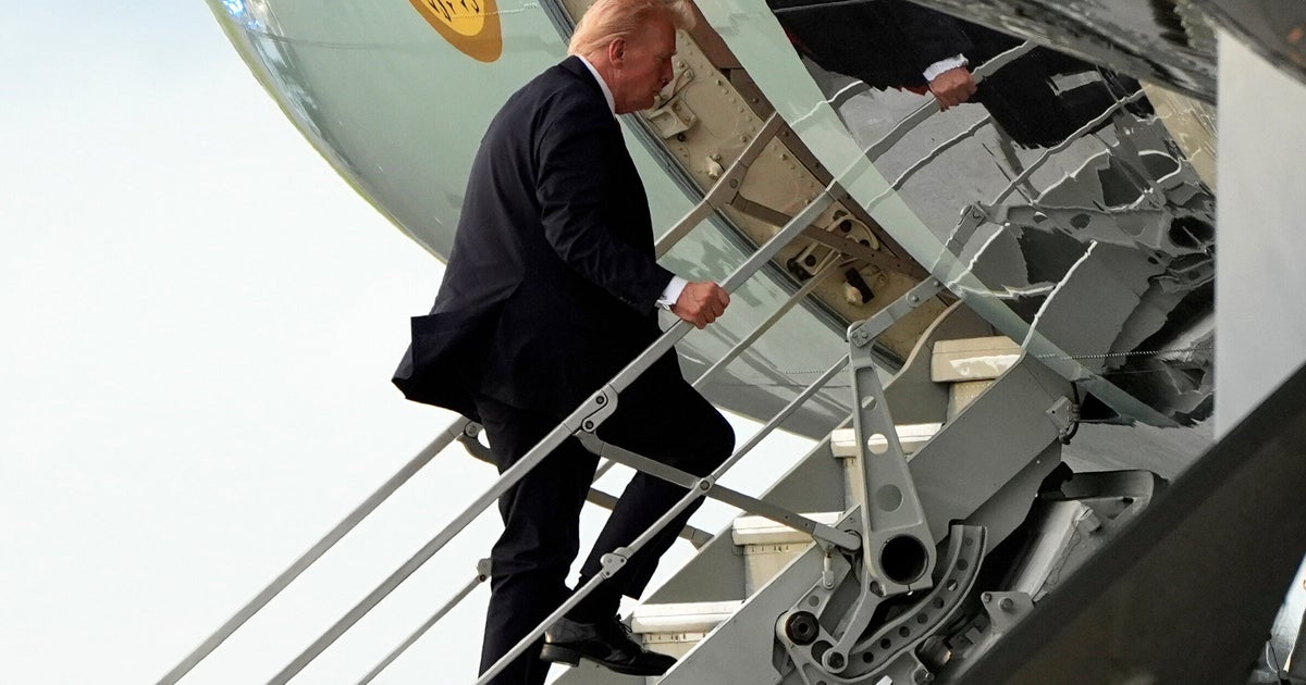 https://img.huffingtonpost.com/asset/68f60505180000621ae8eb68.jpeg?cache=nL1rcJq0HN&ops=1200_630