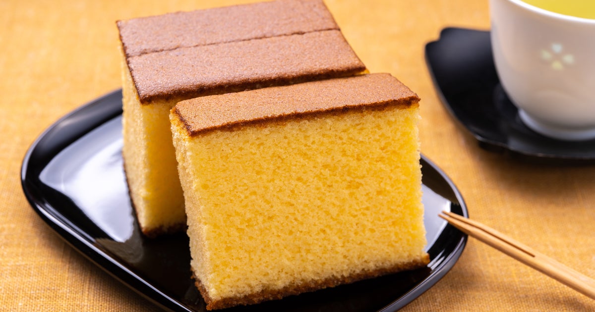 福砂屋の「カステラ」と近沢レースのコラボハンカチを再販。カステラ柄