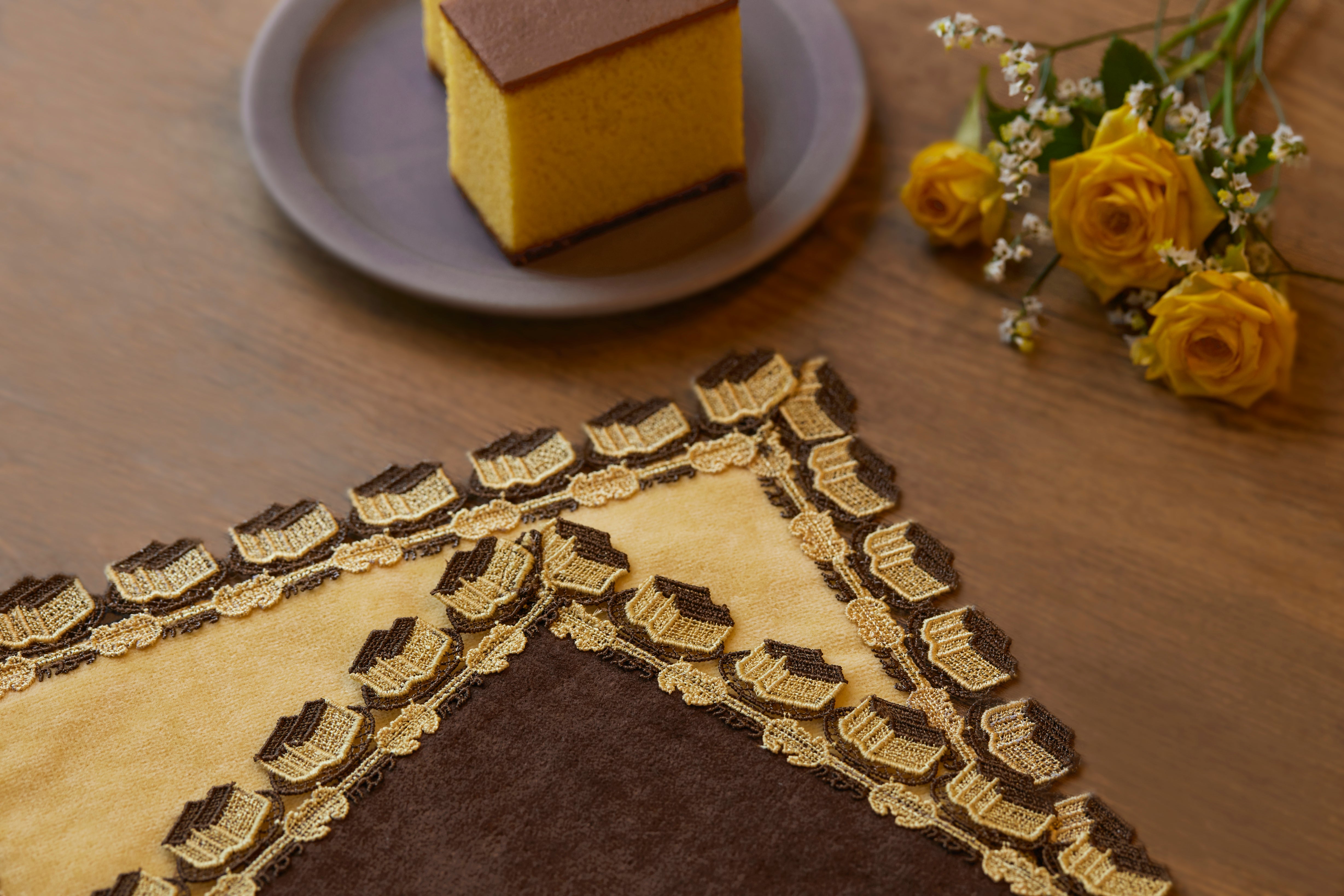 近沢レース　福砂屋　カステラ　ハンカチ　　2枚 画像】福砂屋の「カステラ」と近沢レースのコラボハンカチを再販