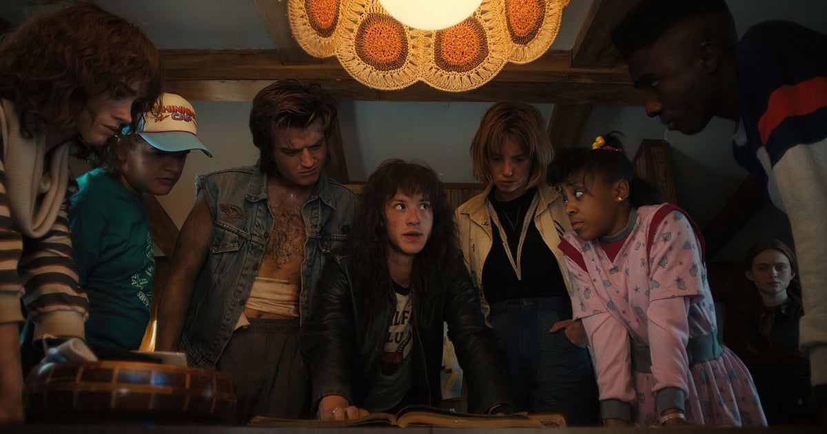 Stranger Things Fans Finally Have Their Answer About Whether Joseph Quinn ...