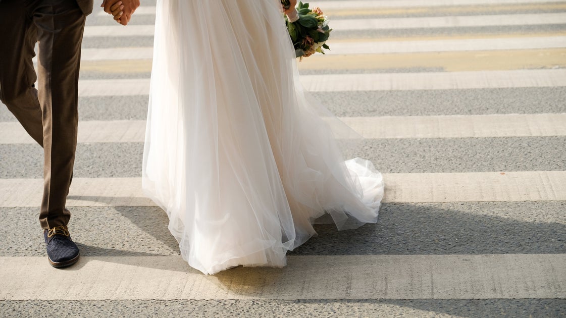 The Most Controversial 'Relationship Rule' That Couples Therapists Hate