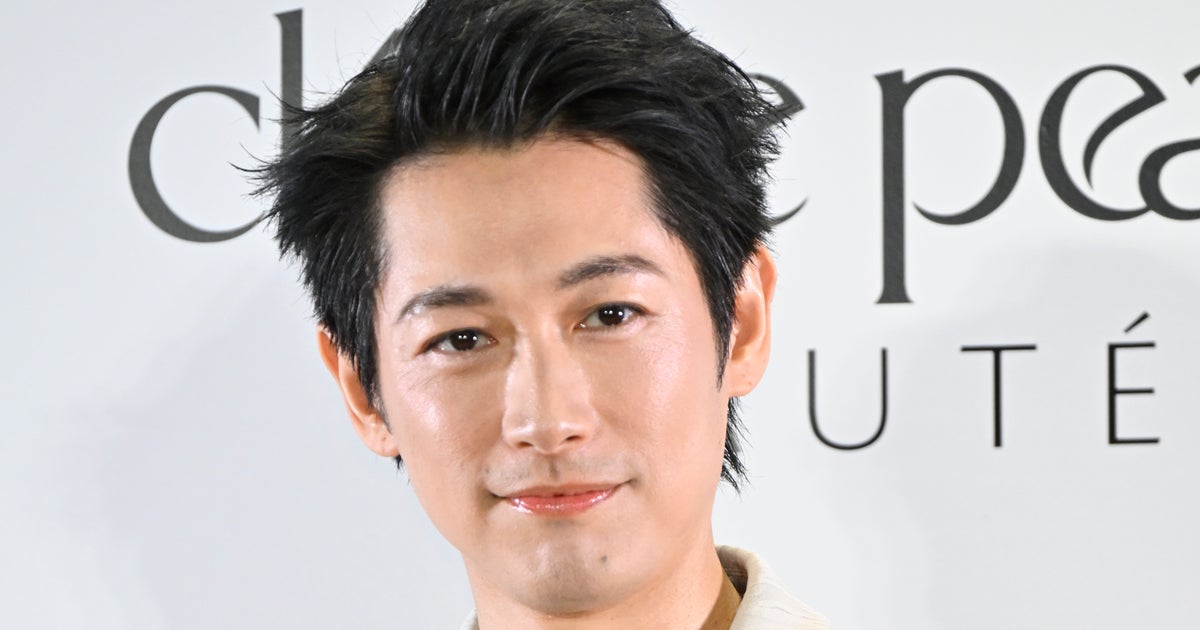 ディーン・フジオカ、デニム姿の腰元に“ちいかわマスコット”⇨「カニちゃん連れてる」「あざと可愛さ100%」