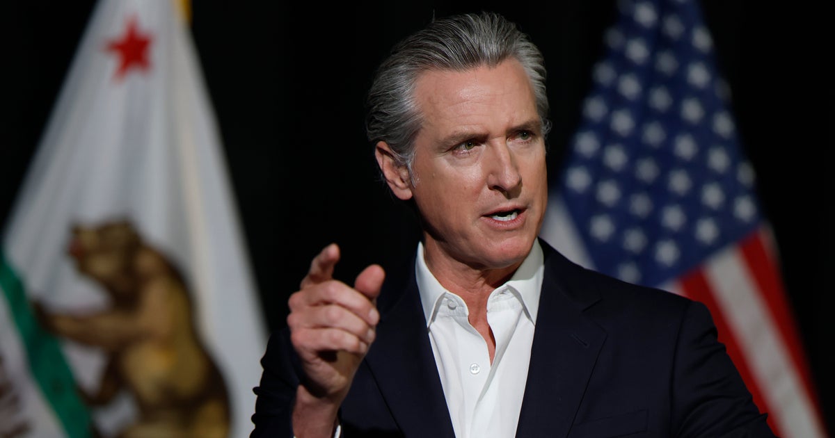 https://img.huffingtonpost.com/asset/68f96ffd1800006764e8f0b0.jpeg?cache=VotChqw9K0&ops=1200_630