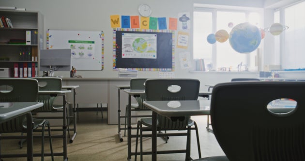 教職とは「金銭的な報酬ではなく、感情的な報酬で補われる」仕事だという