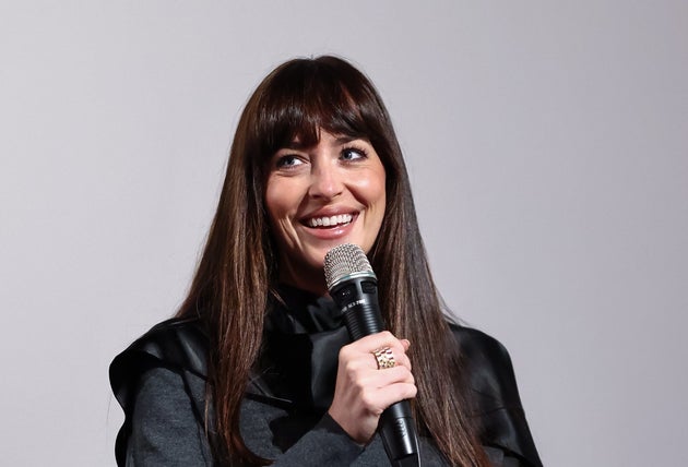 スイス・チューリッヒ映画祭で話すダコタ・ジョンソンさん（2025年9月26日）