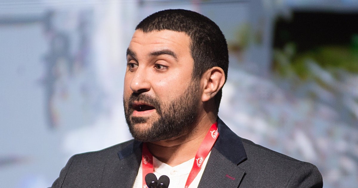 ডানপন্থী সামাজিক প্রচারণার পরে ব্রিটিশ-পন্থী ফিলিস্তিন স্পিকার আইসিই দ্বারা আটক ডানপন্থী সামাজিক প্রচারণার পরে ব্রিটিশ-পন্থী ফিলিস্তিন স্পিকার আইসিই দ্বারা আটক