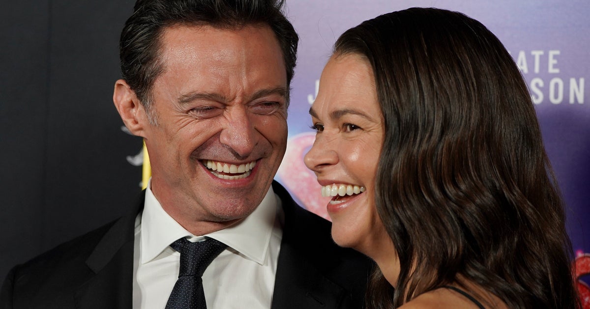 হিউ জ্যাকম্যান রোমান্সের গুজবের এক বছর পর নতুন বান্ধবীর সাথে রেড কার্পেটে আত্মপ্রকাশ করে হিউ জ্যাকম্যান রোমান্সের গুজবের এক বছর পর নতুন বান্ধবীর সাথে রেড কার্পেটে আত্মপ্রকাশ করে