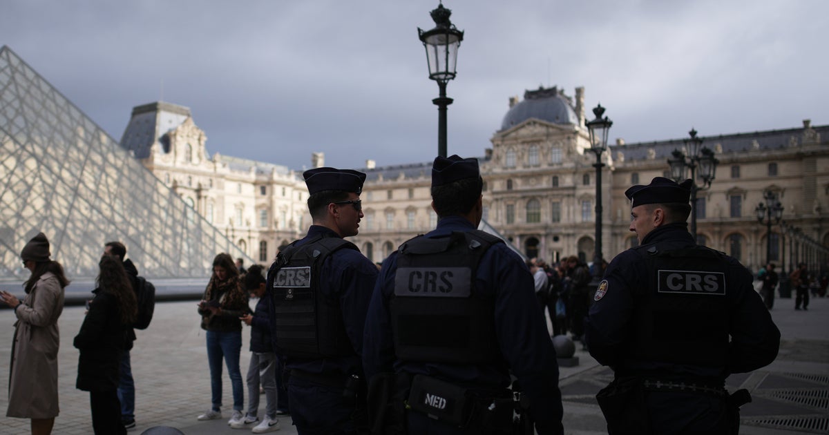 Paris Police Acknowledge Major Gaps In Louvre’s Defenses After Jewel Theft Paris Police Acknowledge Major Gaps In Louvre’s Defenses After Jewel Theft