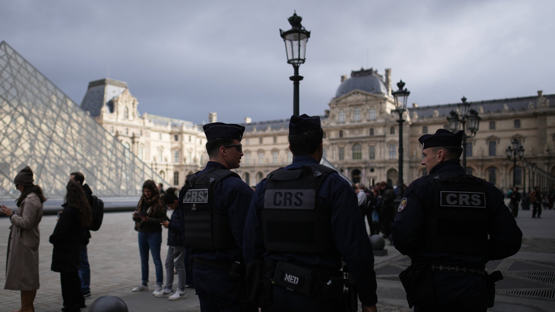Paris Police Admit Major Security Failures After Louvre Jewel Heist Exposes Alarming Gaps