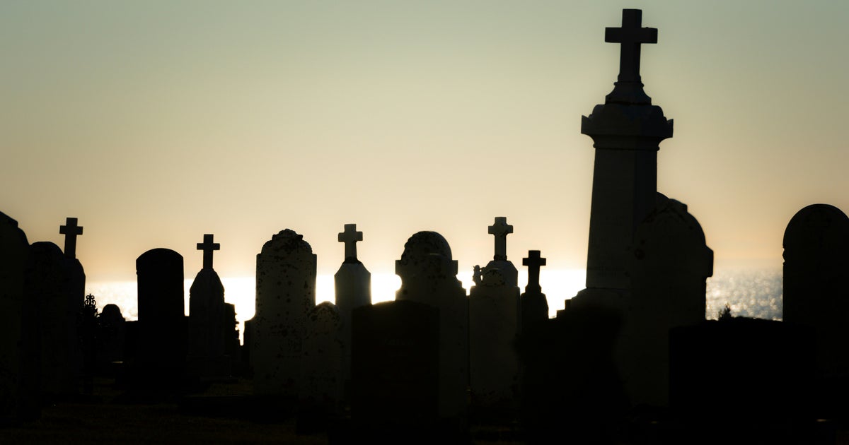 সুতরাং এই একটি শির, একটি সমাধি এবং একটি সমাধি পাথর মধ্যে পার্থক্য সুতরাং এই একটি শির, একটি সমাধি এবং একটি সমাধি পাথর মধ্যে পার্থক্য