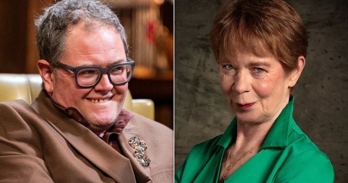 অ্যালান কারকে সেলিব্রিটি বিশ্বাসঘাতক হওয়ার বিষয়ে সেলিয়া ইমরির 2-শব্দের প্রতিক্রিয়া নিখুঁত অ্যালান কারকে সেলিব্রিটি বিশ্বাসঘাতক হওয়ার বিষয়ে সেলিয়া ইমরির 2-শব্দের প্রতিক্রিয়া নিখুঁত