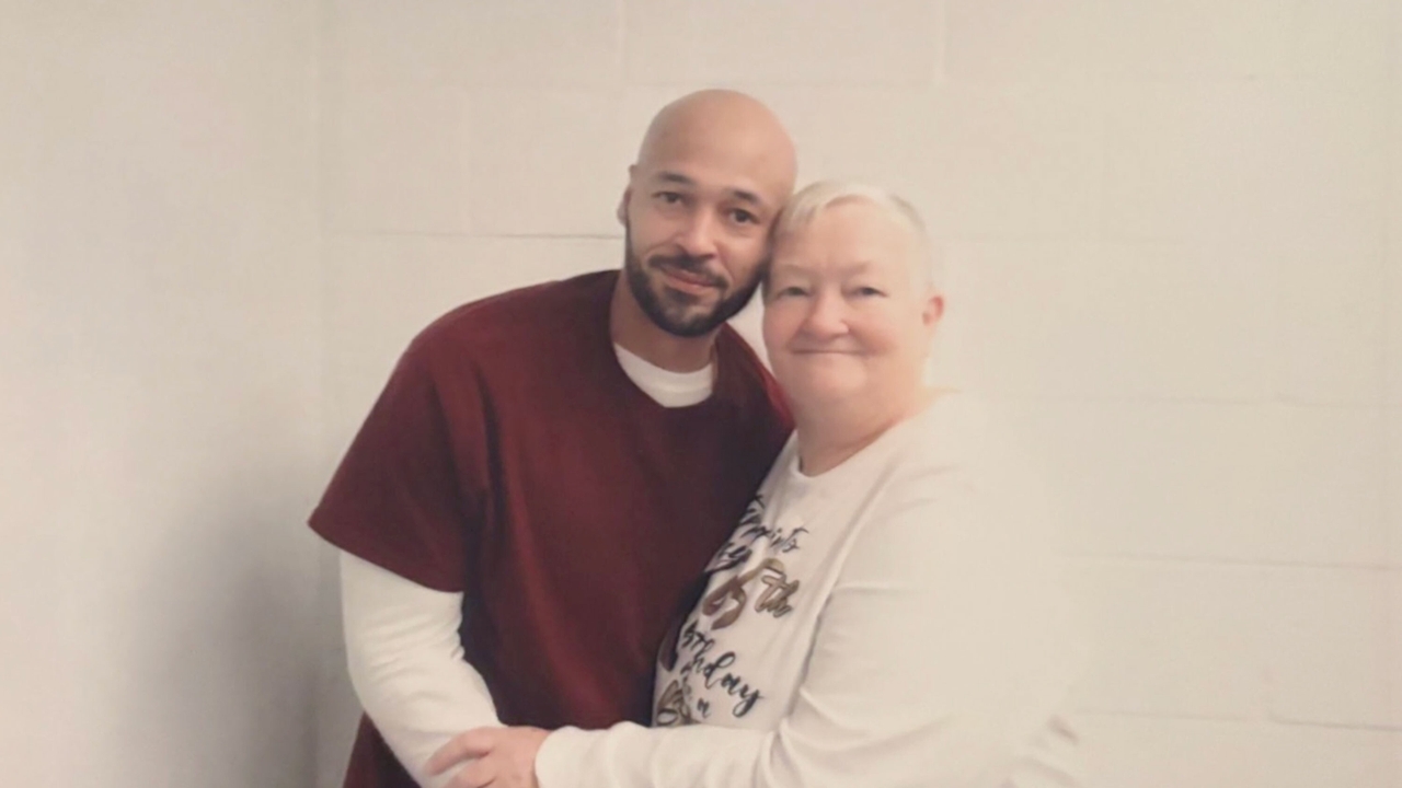 Tremane Wood with his mother Linda Wood at the Oklahoma State Penitentiary. 