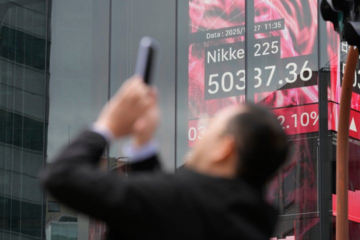 日経平均株価は2025年10月27日、初めての大台5万円を突破した。
