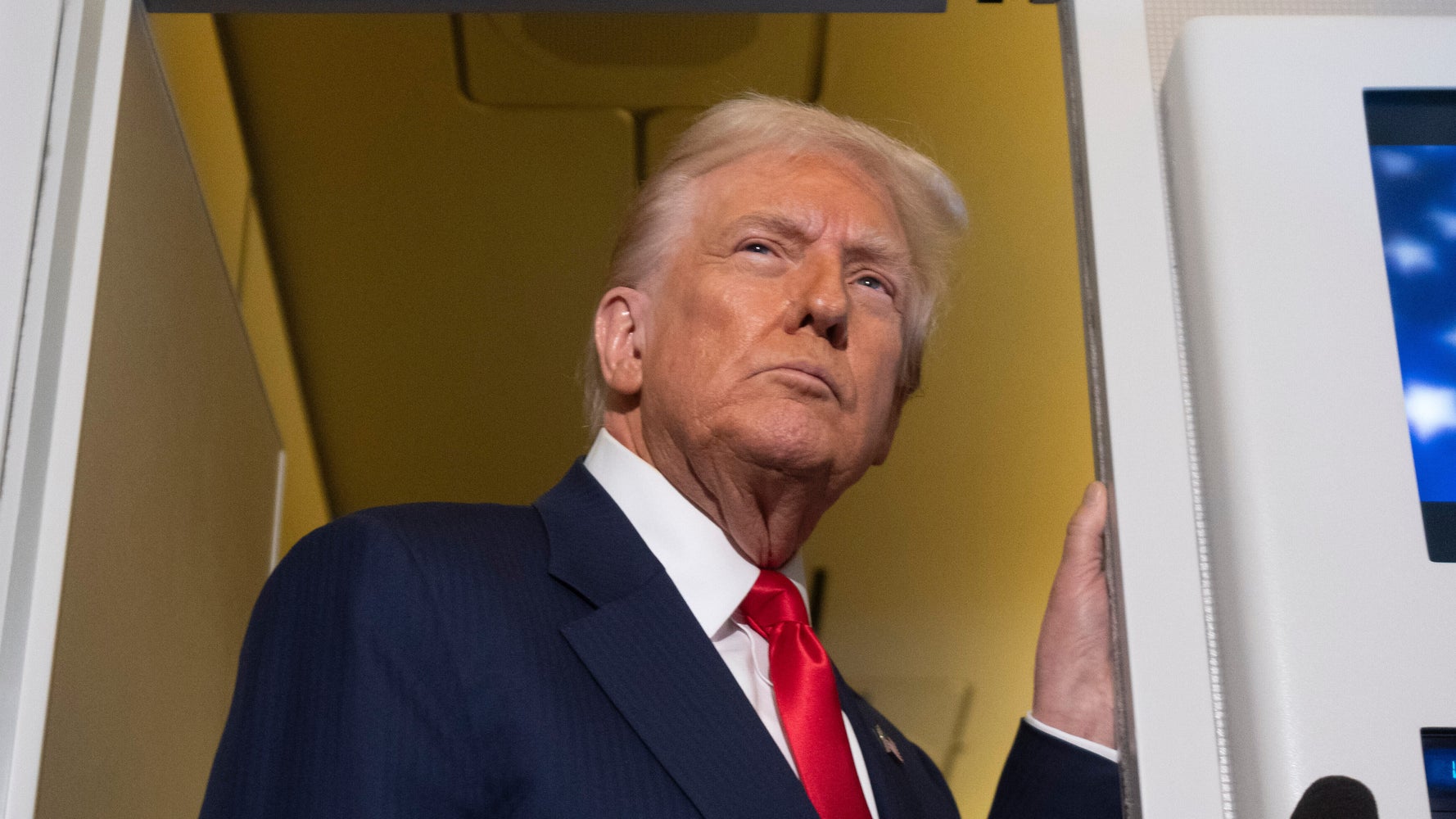 Trump's Crypto Pardon Controversy: The Autopen Mystery Behind 60 Minutes Interview