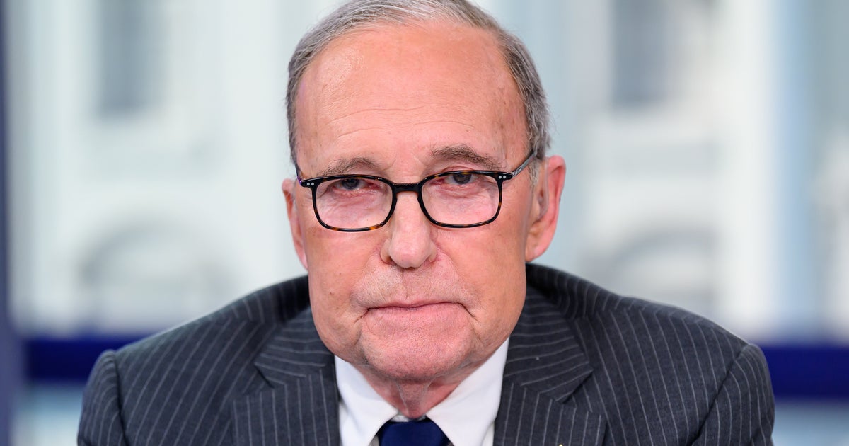 Fox Host Has Confused On-Air Reaction To Bad Trump Polls: 'I'm Not Sure Why This Is'