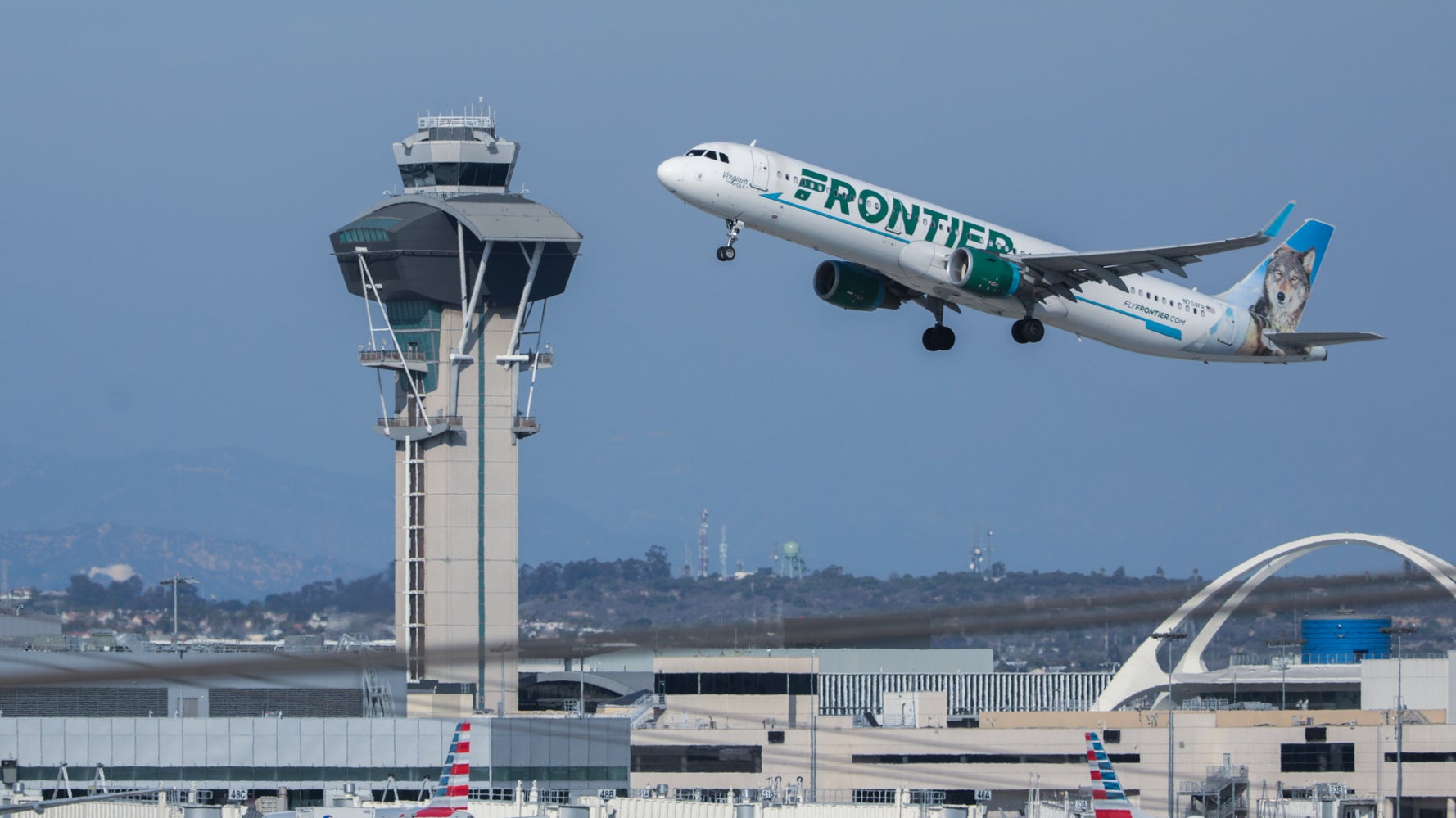 FAA Flight Reductions Hit 40 US Airports Amid Government Shutdown