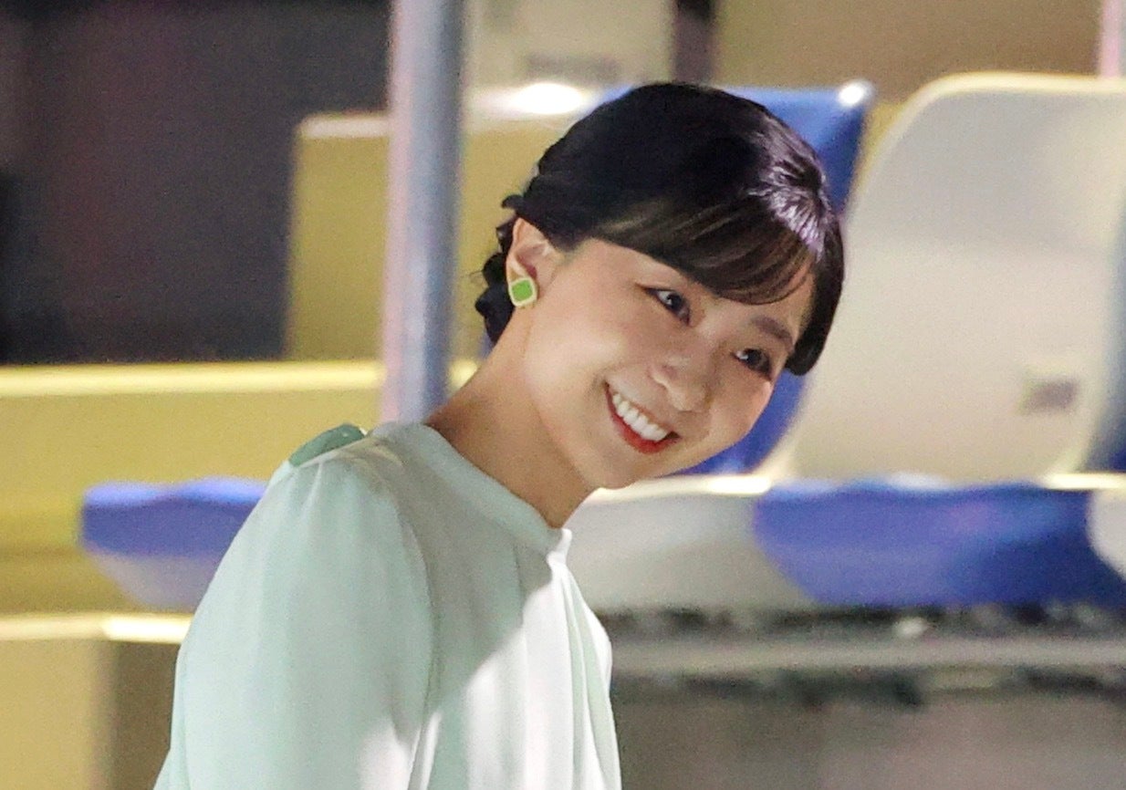 画像】佳子さまの2025年10月の衣装まとめ | ハフポスト 画像枠