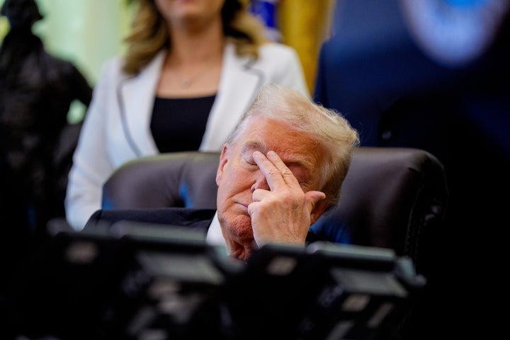 Trump Caught Napping Throughout White Home Occasion, And Gavin Newsom Has The Good Troll 3 Trump struggling to stay awake once again.