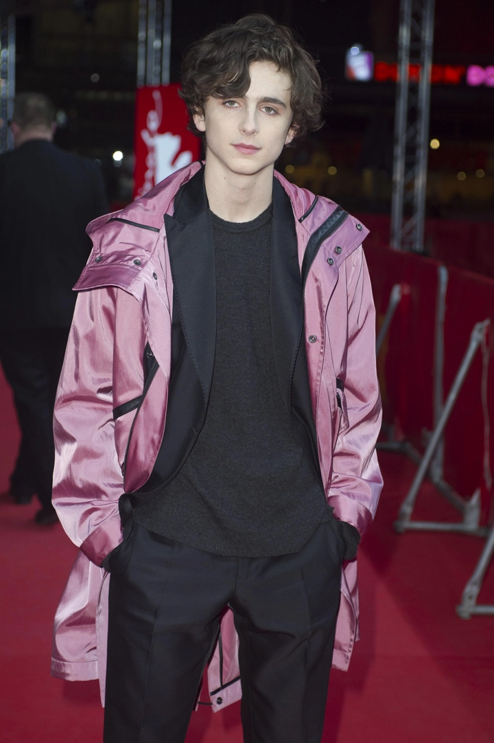 Timothée Chalamet Outfit Warning: Publicist Reveals Story - News Directory 3