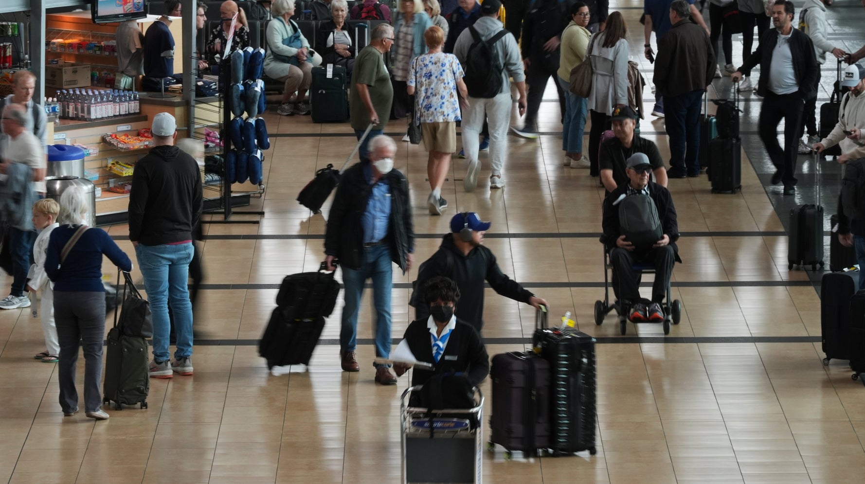 U.S. Flight Cancellations Top 1,000 Amid Government Shutdown