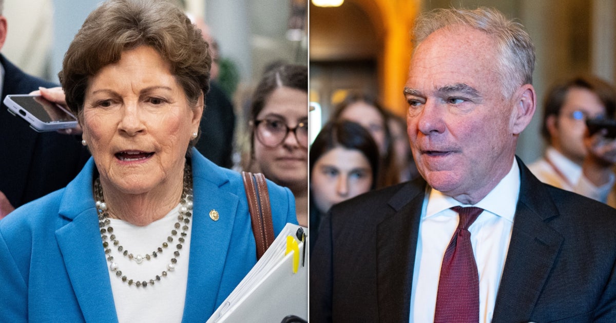 US Senate Reaches Deal To Reopen Government After Moderate Democrats Cave