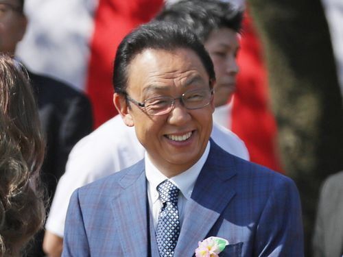 梅沢富美男、自宅の桜の開花に感激⇨夜空に浮かぶ妖艶な“白い花”に「お花見が楽しみだなあ」