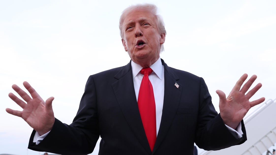 An Angry Trump Threatens To ‘Dock’ Air Traffic Controllers’ Pay