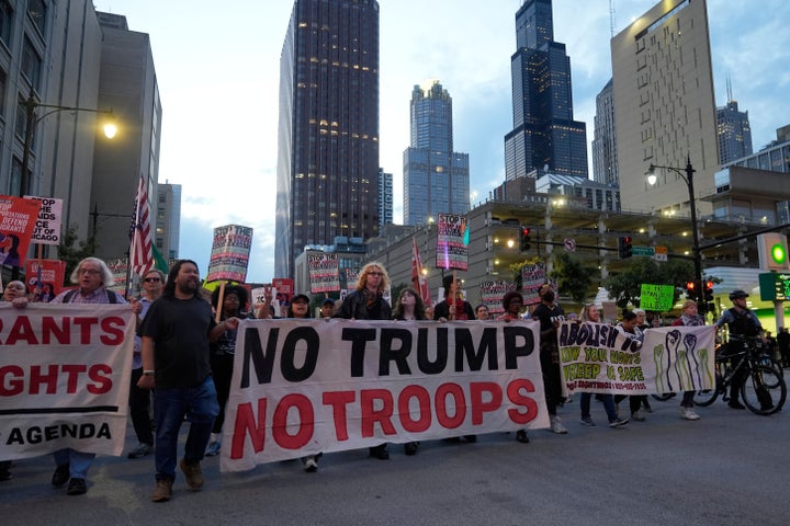 「ミッドウェイ・ブリッツ作戦」と移民税関捜査局（ICE）の駐在に反対するシカゴの抗議デモ（2025年9月9日）