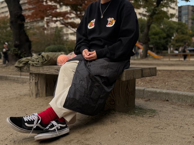 公園の冷たいベンチも気になりません！