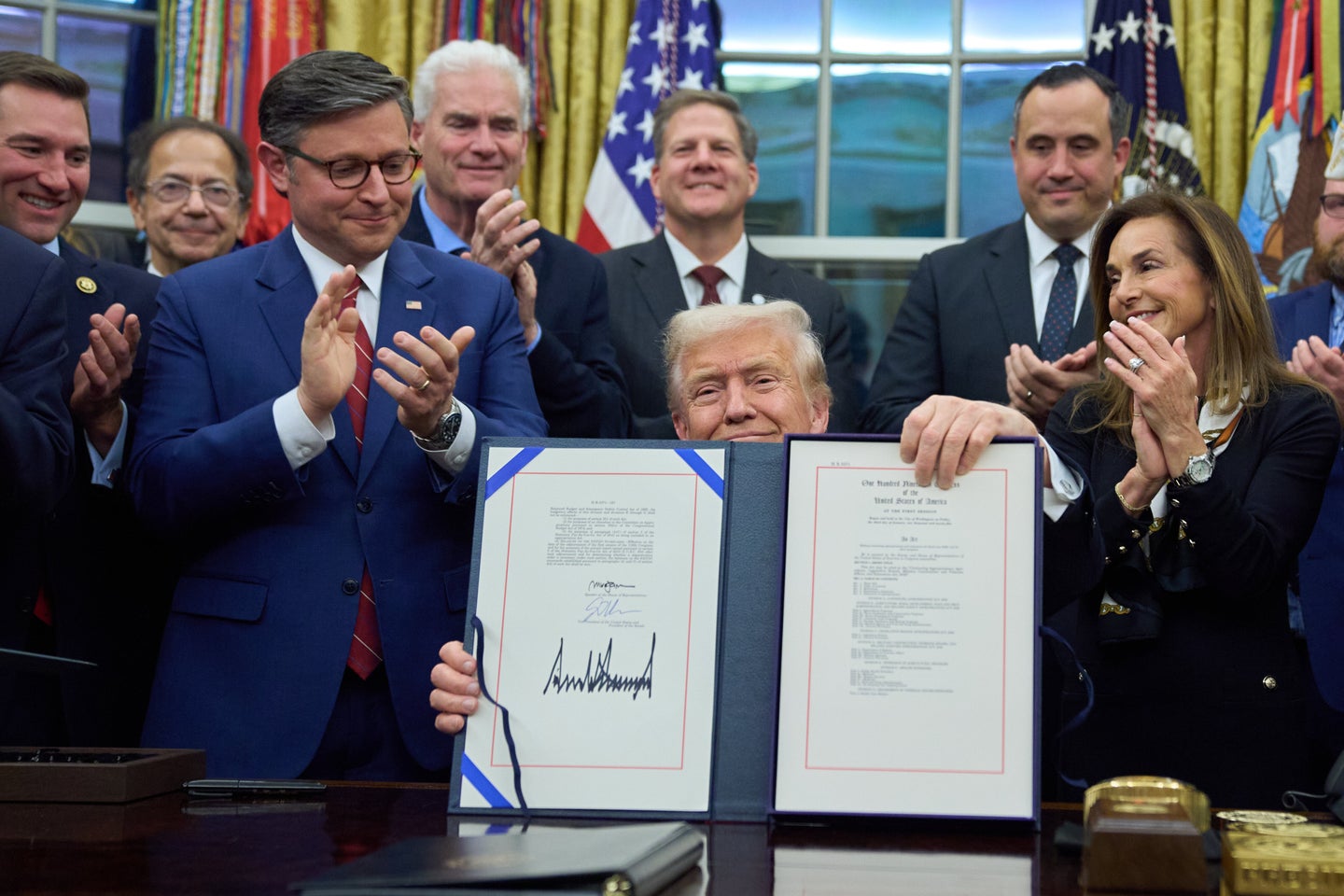 Trump Signs Funding Bill Ending Longest Government Shutdown Following ...