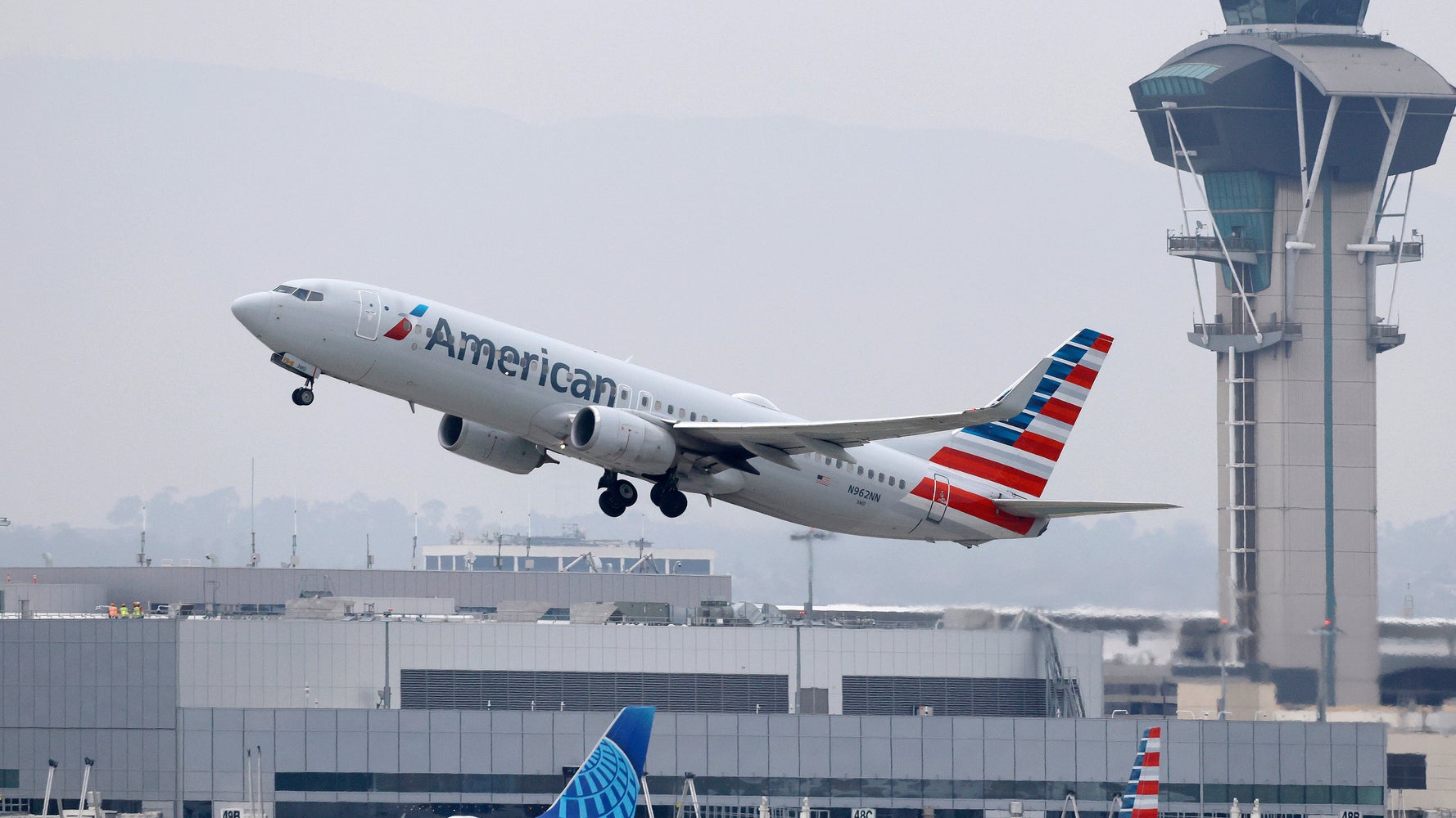 FAA Eases Flight Restrictions After Shutdown, Cuts Reduced to 3%