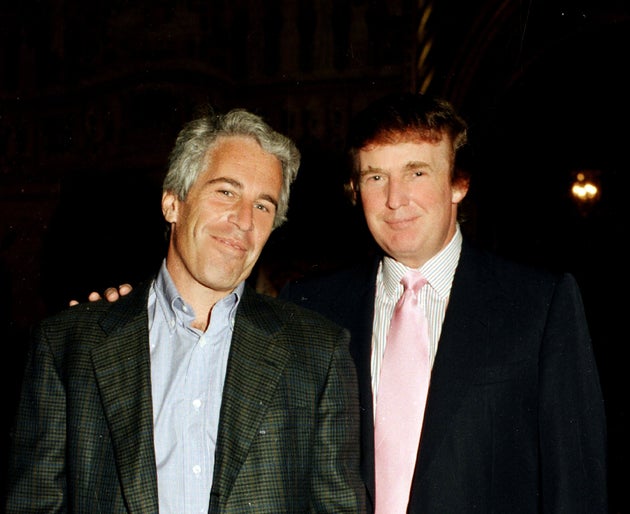 ジェフリー・エプスタイン元被告と不動産開発業者だったドナルド・トランプ氏（1997年2月22日）