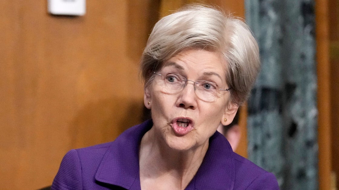 Elizabeth Warren Calls For Harvard To Cut Ties With Larry Summers