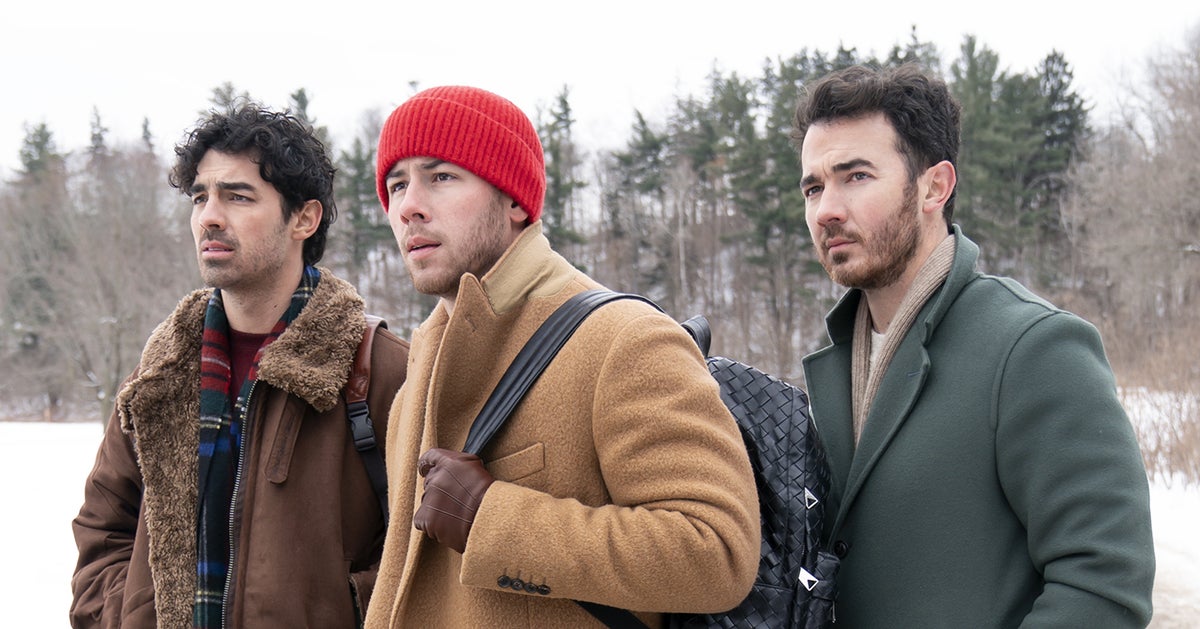 This Sibling Boy Band Reunited For A Holiday Flick — And It's A Top Movie On Hulu Right Now